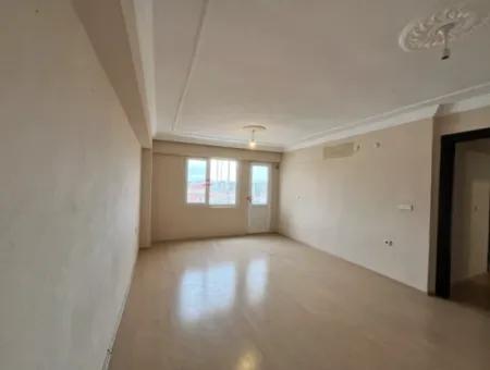 Geräumige 2 1 Wohnung Zum Verkauf In Einem Jungen Gebäude An Der Seferihisar Hospital Road