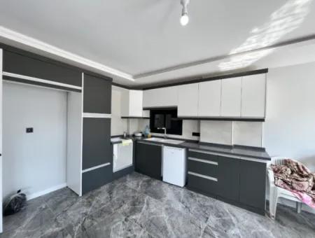 4 Schlafzimmer 1 Wohnzimmer Brandneue Villa Zum Verkauf Mit Grossem Garten In Seferhisar Akarca