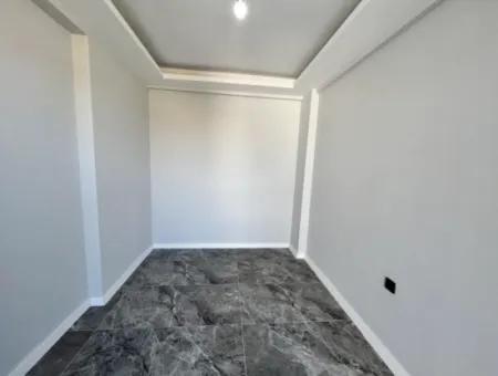 4 Schlafzimmer 1 Wohnzimmer Brandneue Villa Zum Verkauf Mit Grossem Garten In Seferhisar Akarca
