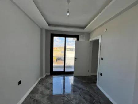 4 Schlafzimmer 1 Wohnzimmer Brandneue Villa Zum Verkauf Mit Grossem Garten In Seferhisar Akarca