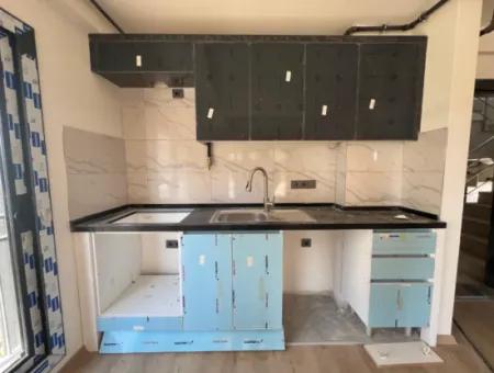 Brandneue 1 1 Wohnung In Seferihisar Camiikebir Nachbarschaft