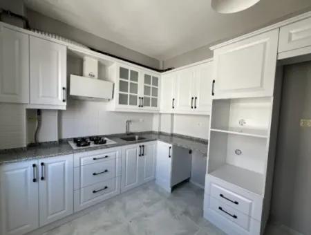 Große Und Geräumige 3 1 Wohnung In Der Seferihisar Izmir Straße