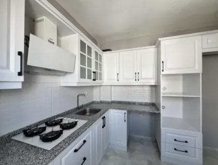 Große Und Geräumige 3 1 Wohnung In Der Seferihisar Izmir Straße