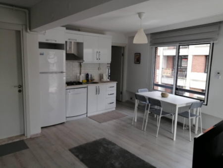 In Der Nähe Der Alsancak Mimarsinan Straße Gegenüber Dem Ege Sağlık Krankenhaus 1 1 Möblierte Wohnung Zu Vermieten!