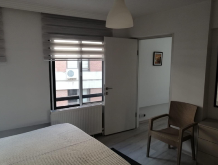In Der Nähe Der Alsancak Mimarsinan Straße Gegenüber Dem Ege Sağlık Krankenhaus 1 1 Möblierte Wohnung Zu Vermieten!