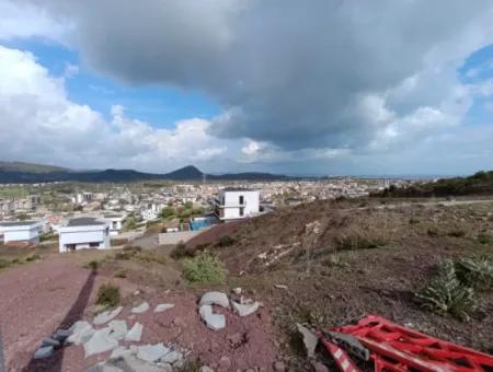 Eckgrundstück, Grundstück Zum Verkauf In Güzelbahçe Yelki Mit Meer- Und Stadtblick