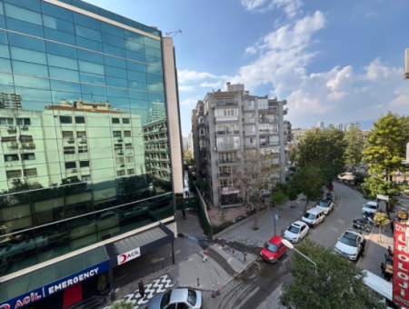 1 1 Arbeitsplatz Zu Vermieten Mit 2Wc Gegenüber Dem Privaten Krankenhaus Im Viertel Alsancak Architect Sinan.