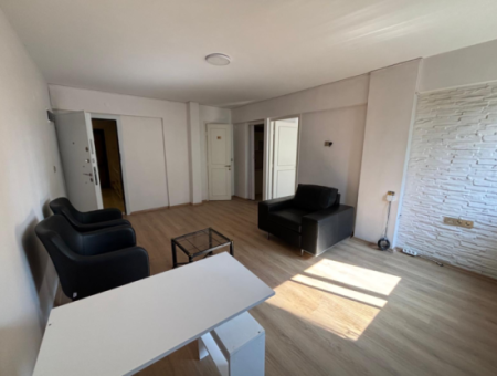1 1 Arbeitsplatz Zu Vermieten Mit 2Wc Gegenüber Dem Privaten Krankenhaus Im Viertel Alsancak Architect Sinan.