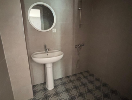 1 1 Arbeitsplatz Zu Vermieten Mit 2Wc Gegenüber Dem Privaten Krankenhaus Im Viertel Alsancak Architect Sinan.