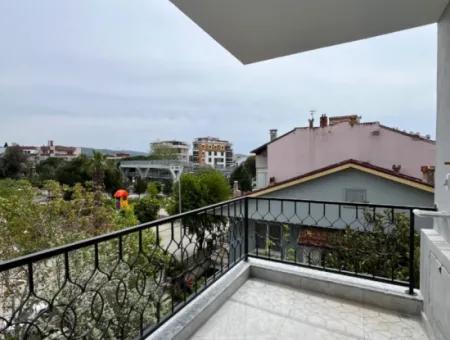 Seferihisar Moschee Nachbarschaft, 2. Stock, Grosser Balkon, 2 1 Null Wohnung