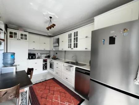 Geräumiges Und Funkelndes 3 1 Apartment In Der Gözsüzler Straße Mit Blick Auf Den Mandarinengarten