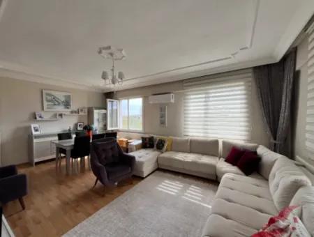 Geräumiges Und Funkelndes 3 1 Apartment In Der Gözsüzler Straße Mit Blick Auf Den Mandarinengarten