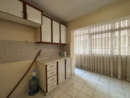 Büro Zu Vermieten In Der Nähe Der Gül-Straße, Dem Favoriten Von Alsancak!