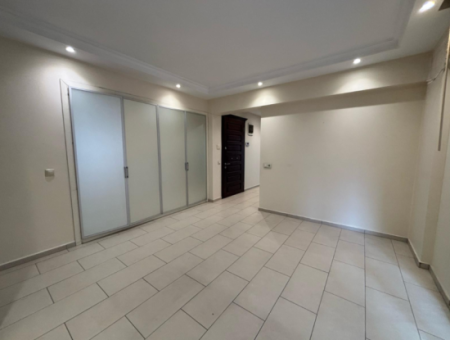 Büro Zu Vermieten In Der Nähe Der Gül-Straße, Dem Favoriten Von Alsancak!