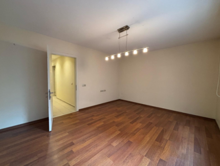 Büro Zu Vermieten In Der Nähe Der Gül-Straße, Dem Favoriten Von Alsancak!