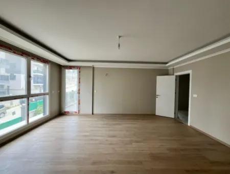 Große 3 1 Brandneue Wohnung In Seferihisar Karakayalar, Komplex Mit Pool!