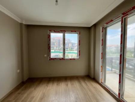 Große 3 1 Brandneue Wohnung In Seferihisar Karakayalar, Komplex Mit Pool!