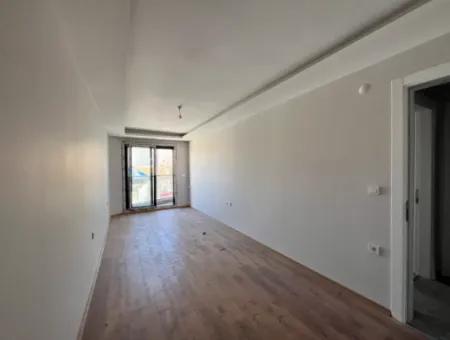 Brandneue 3 1 Wohnung In Neubau In Seferihisar Çolakibrahimbey Nachbarschaft