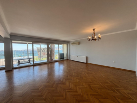 3.5 1 Mwst. Arbeitsplatz/Wohnsitz Mit Meerblick In Alsancak Kordon