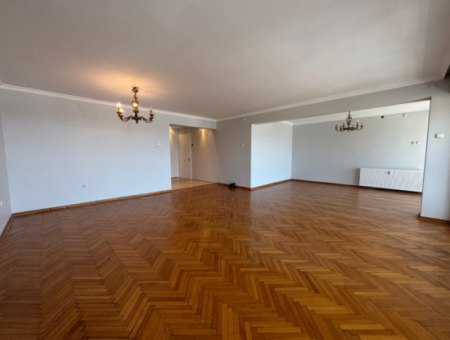 3.5 1 Mwst. Arbeitsplatz/Wohnsitz Mit Meerblick In Alsancak Kordon