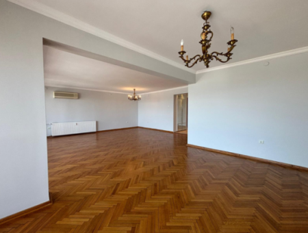 3.5 1 Mwst. Arbeitsplatz/Wohnsitz Mit Meerblick In Alsancak Kordon