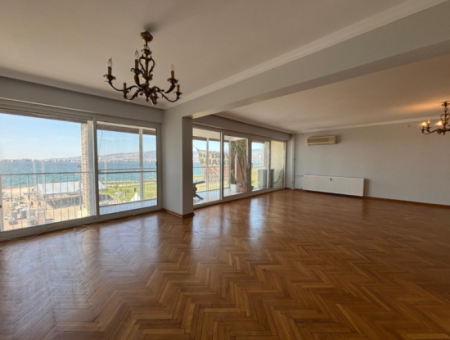 3.5 1 Mwst. Arbeitsplatz/Wohnsitz Mit Meerblick In Alsancak Kordon