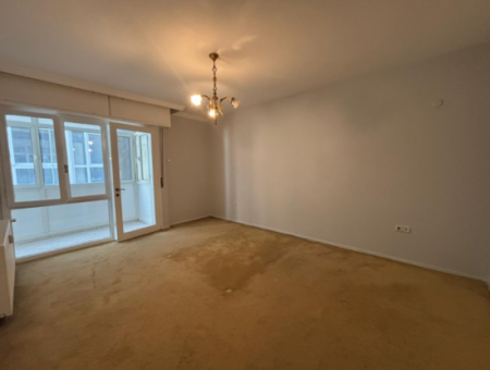 3.5 1 Mwst. Arbeitsplatz/Wohnsitz Mit Meerblick In Alsancak Kordon