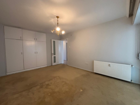 3.5 1 Mwst. Arbeitsplatz/Wohnsitz Mit Meerblick In Alsancak Kordon