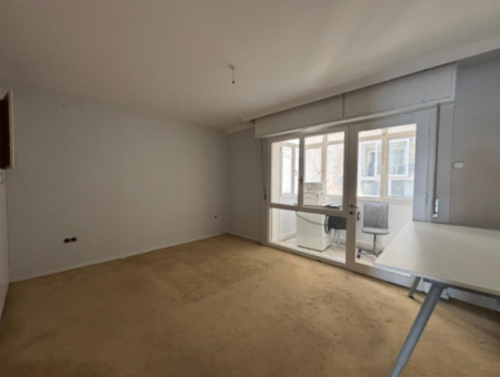 3.5 1 Mwst. Arbeitsplatz/Wohnsitz Mit Meerblick In Alsancak Kordon