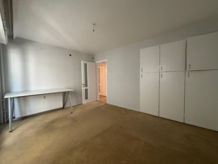 3.5 1 Mwst. Arbeitsplatz/Wohnsitz Mit Meerblick In Alsancak Kordon