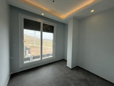 Null Villa Auf Dem Gipfel In Seferihisar Akarca, Die Die Aussicht Und Ruhe Dominiert