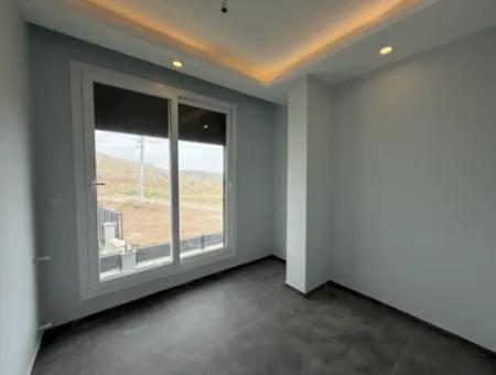 Null Villa Auf Dem Gipfel In Seferihisar Akarca, Die Die Aussicht Und Ruhe Dominiert