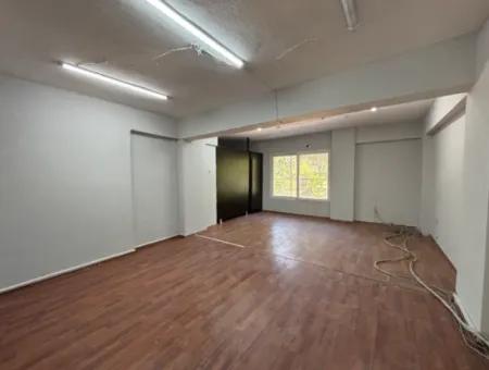 Alsancak Kahramanlar Messe Fassade Sunkkatli 160M2 Gelegenheit Shop