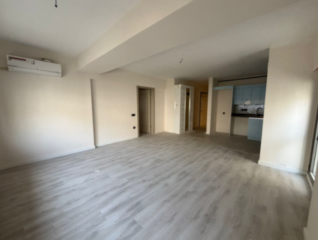 Alsancak Şair Eşrefte 3Rd Floor Zero Building 2 1 2 Wc Li Arbeitsplatz Für Ärzte!