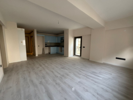 Alsancak Şair Eşrefte 3Rd Floor Zero Building 2 1 2 Wc Li Arbeitsplatz Für Ärzte!