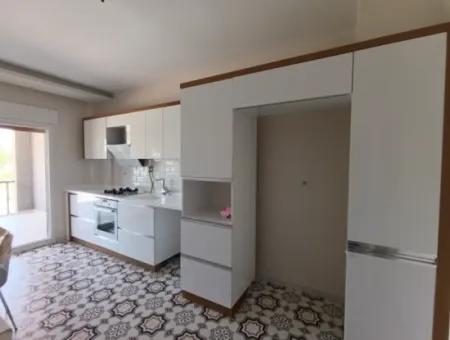 Geräumige Wohnung An Der Hauptstraße Von Seferihisar Izmir, Speziell Für Eltern Geplant, Kostenlos