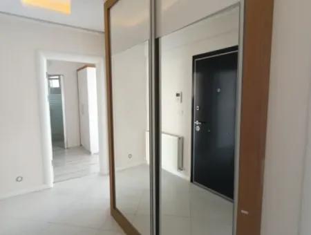 Geräumige Wohnung An Der Hauptstraße Von Seferihisar Izmir, Speziell Für Eltern Geplant, Kostenlos