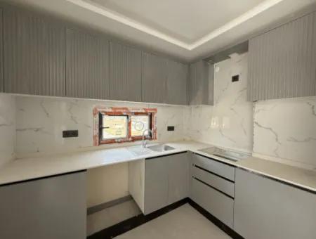 Luxuriöse Und Moderne 1 1 Wohnung In Seferihisar Çolakibrahimbey Nachbarschaft
