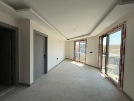 Luxuriöse Und Moderne 1 1 Wohnung In Seferihisar Çolakibrahimbey Nachbarschaft