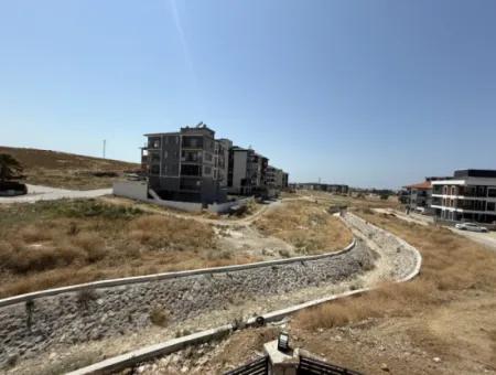 Luxuriöse Und Moderne 1 1 Wohnung In Seferihisar Çolakibrahimbey Nachbarschaft