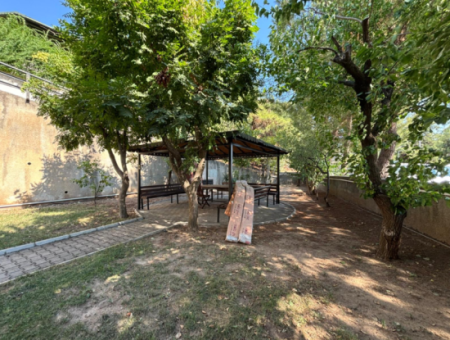 3 1 150M2 Wohnung Zu Vermieten Mit Kombi-Kessel In Bornova Evka 3 Meereslage!