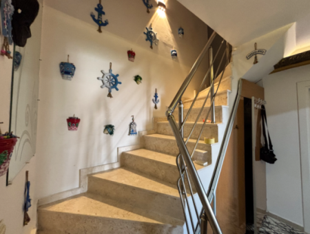 Komfortable Maisonette-Wohnung Zum Verkauf In Der Nachbarschaft Seferihisar Hidirlik