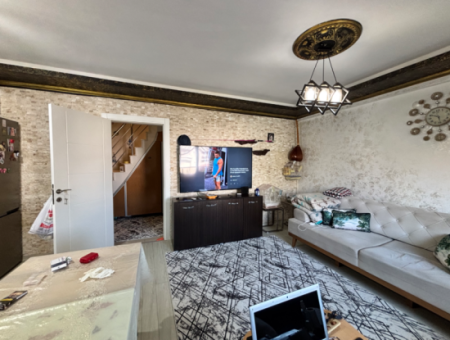 Komfortable Maisonette-Wohnung Zum Verkauf In Der Nachbarschaft Seferihisar Hidirlik