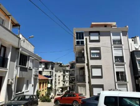 Eckgrundstück Im Viertel Seferihisar Hidirlik, 2-Stöckiges Grundstück Zum Verkauf