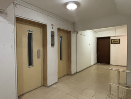 In Der Nähe Von Alsancak Zypern Märtyrer 1. Stock 1 1 110M2 Arbeitsplatz / Büro Zu Vermieten Mit Wc!