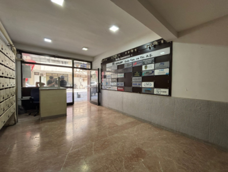 In Der Nähe Von Alsancak Zypern Märtyrer 1. Stock 1 1 110M2 Arbeitsplatz / Büro Zu Vermieten Mit Wc!
