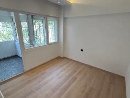 Geräumige Wohnung Mit Kompletter Renovierung In Fussläufiger Entfernung Zur U-Bahn Gegenüber Der Murat Reis Grundschule
