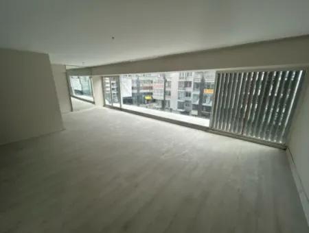 Beschilderung Wertvolle Immobilien Zum Verkauf Am Alsancak Gündoğdu Platz
