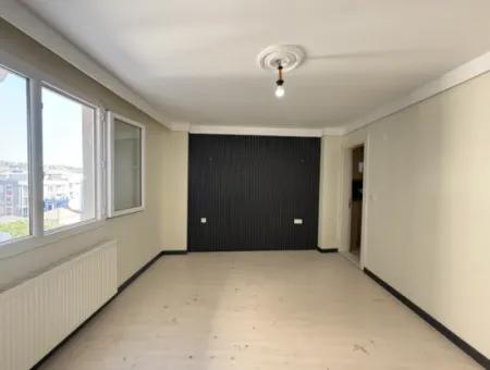 2 1 Zentral Gelegene Wohnung Zum Verkauf In Seferihisar Hidirlik