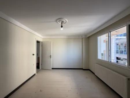 2 1 Zentral Gelegene Wohnung Zum Verkauf In Seferihisar Hidirlik